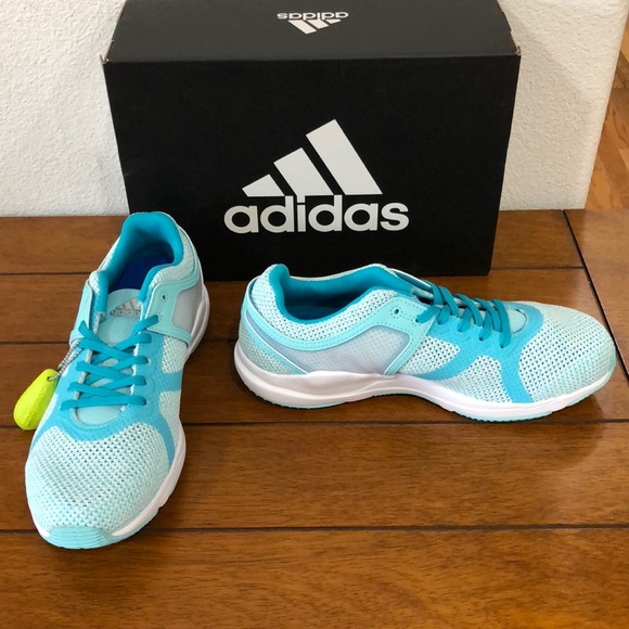 New Women’s Adidas - Picture 3 of 4